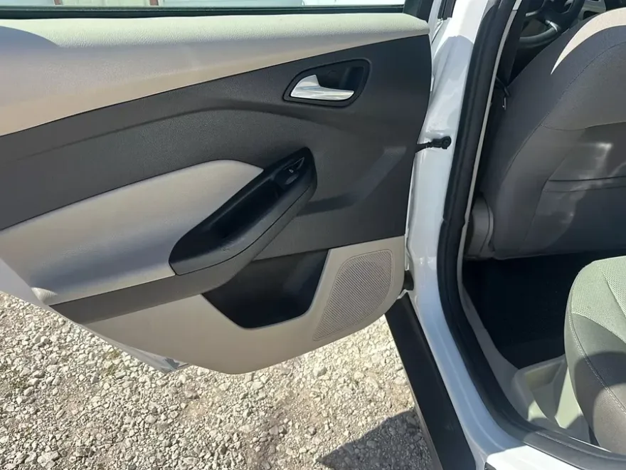 2014 Ford Focus Sedan photo 1