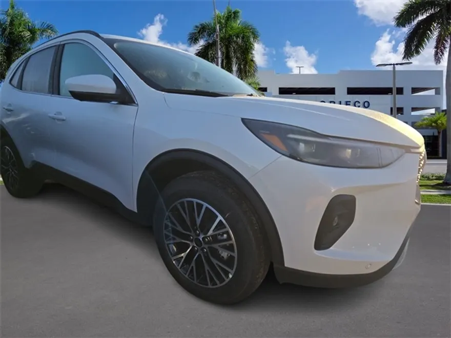 2025 Ford Escape Plug-In Hybrid photo 1