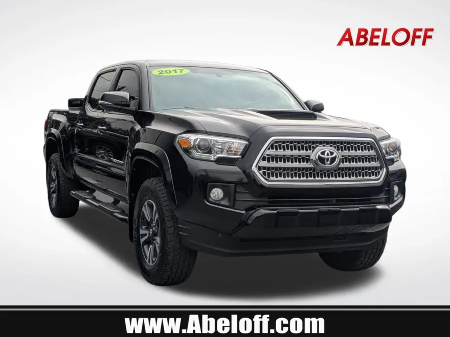 2017 Toyota Tacoma TRD Sport photo 1