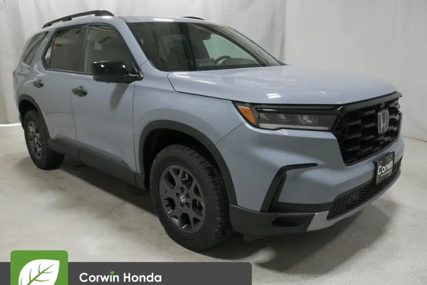 2025 Honda Pilot TrailSport photo 1
