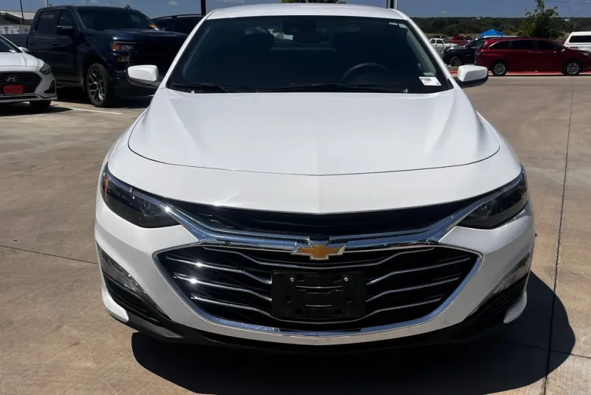 2024 Chevrolet Malibu 1LT photo 1