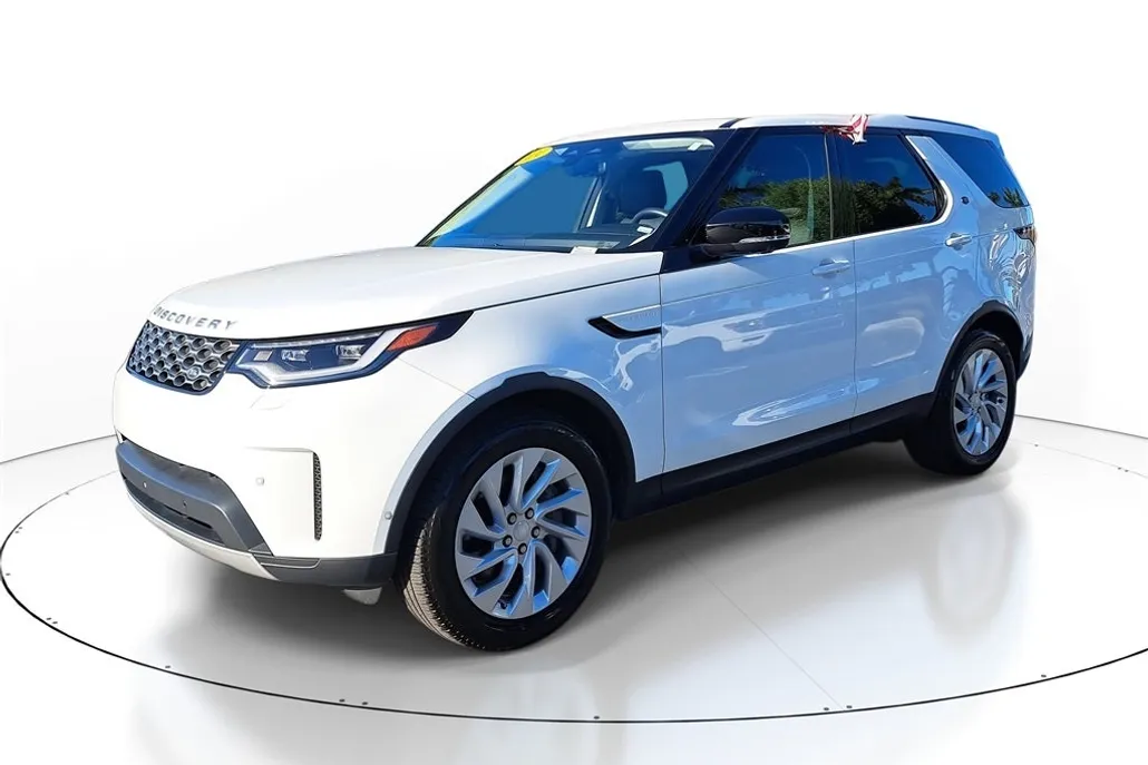 2024 Land Rover Discovery S photo 1