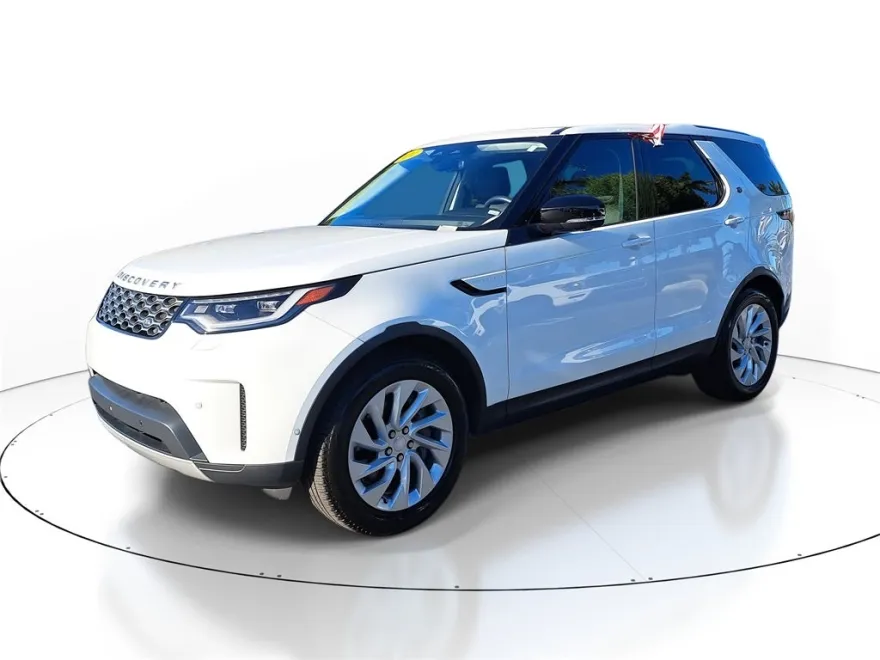 2024 Land Rover Discovery S photo 1