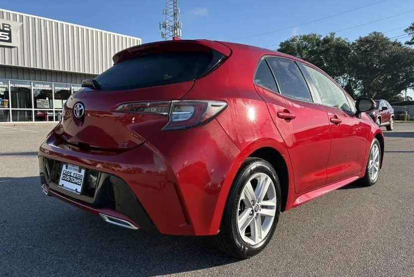 2021 Toyota Corolla SE photo 1