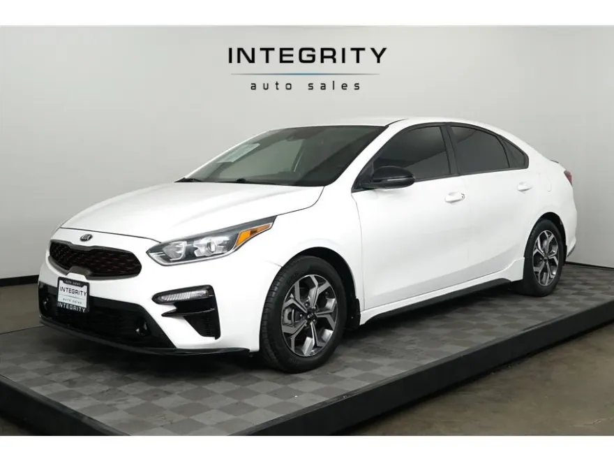 2021 Kia Forte GT-Line photo 1