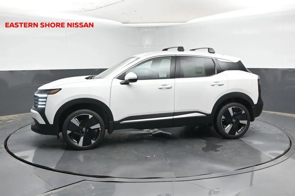 2025 Nissan Kicks SR photo 1