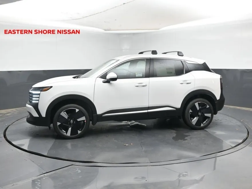 2025 Nissan Kicks SR photo 1