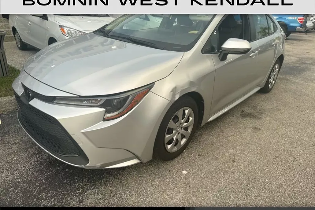 2020 Toyota Corolla LE photo 1