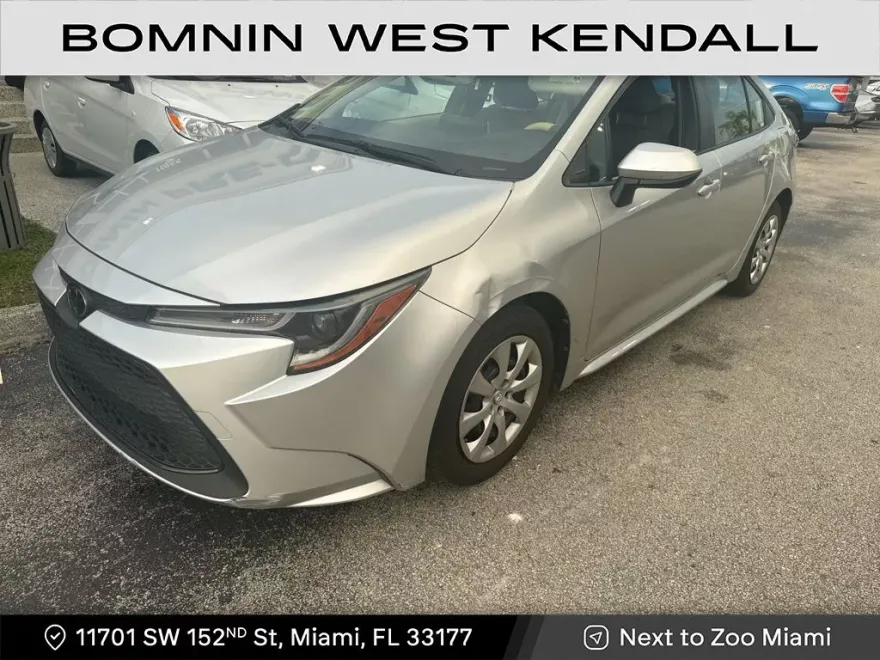 2020 Toyota Corolla LE photo 1