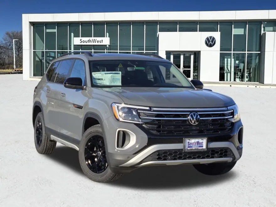 2025 Volkswagen Atlas Peak Edition SE photo 1