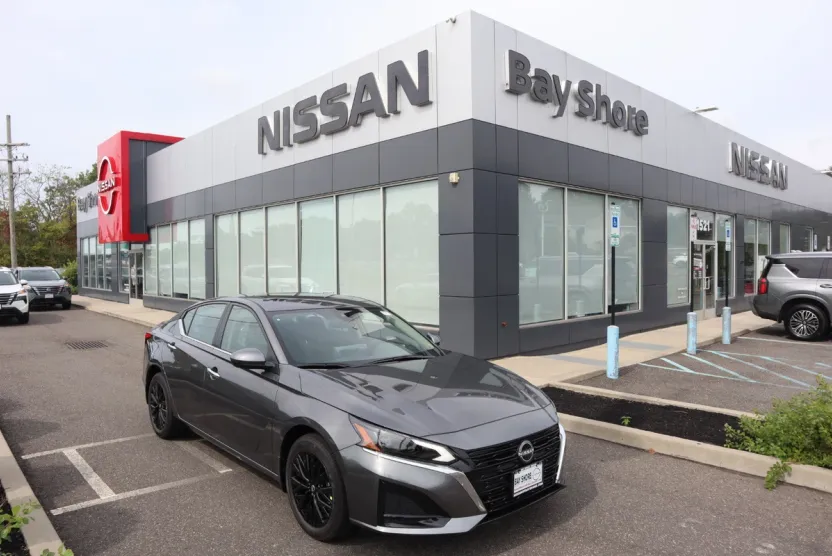 2025 Nissan Altima SV photo 1