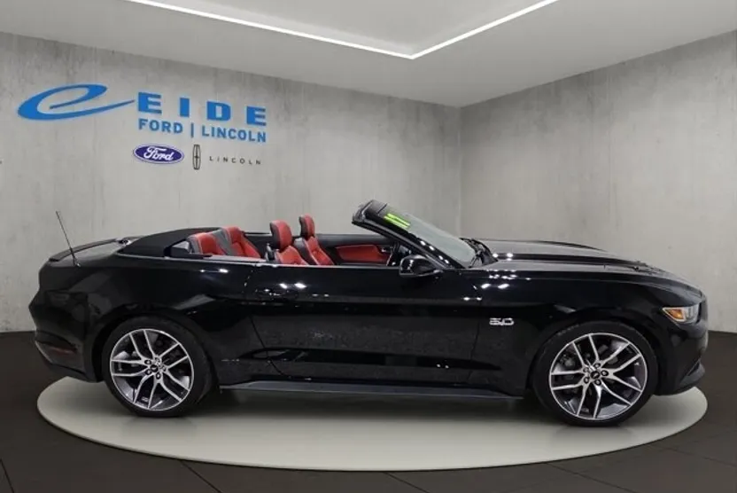 2017 Ford Mustang GT Premium Convertible photo 1