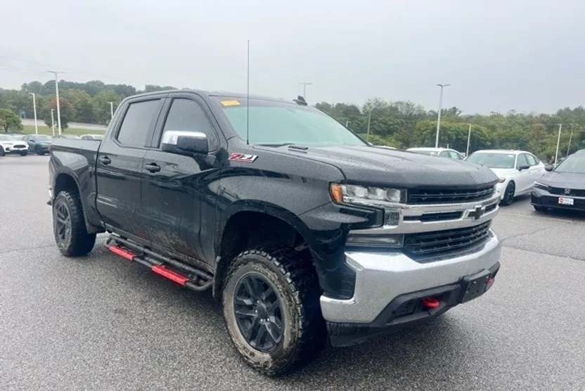 2020 Chevrolet Silverado 1500 LT photo 1