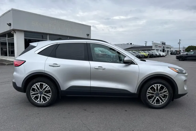 2020 Ford Escape SEL photo 1