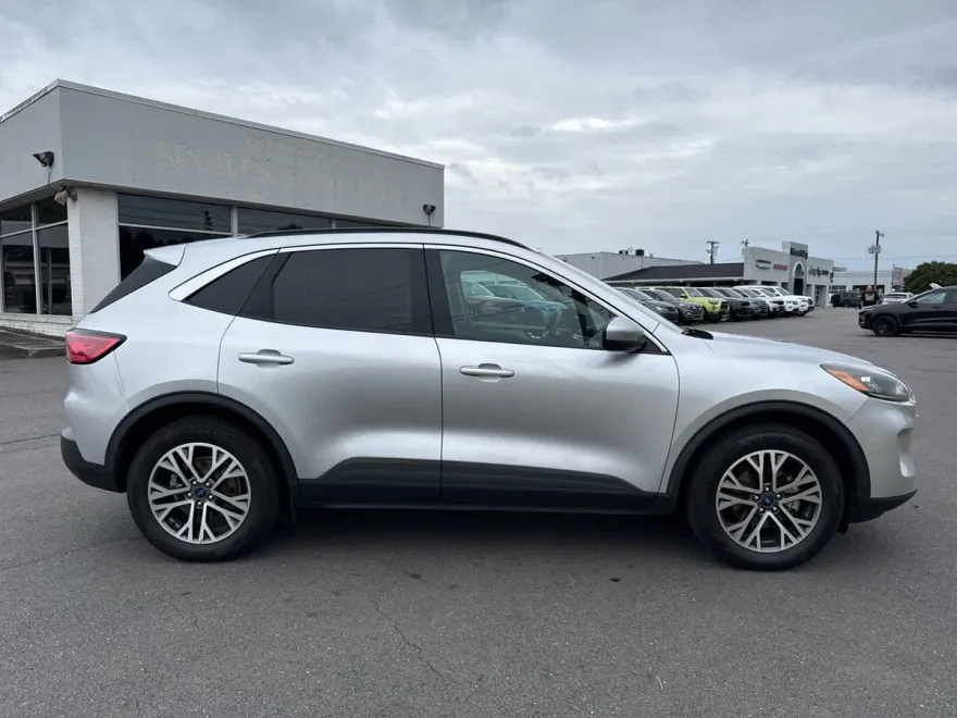 2020 Ford Escape SEL photo 1