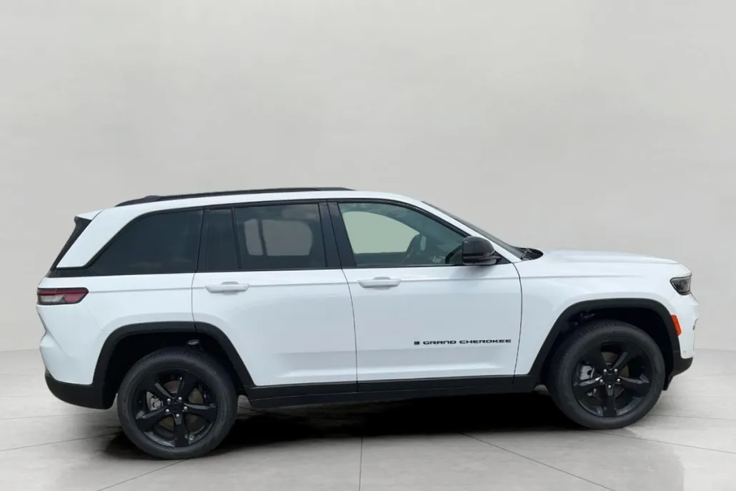 2025 Jeep Grand Cherokee Limited photo 1