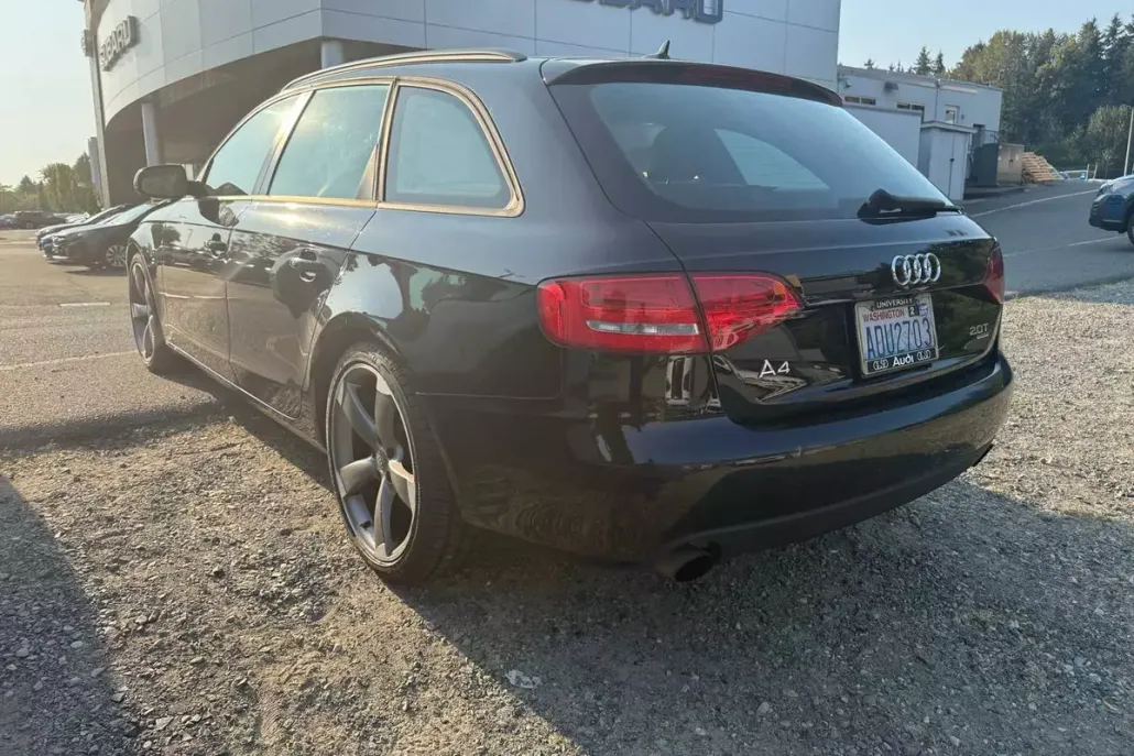2011 Audi A4 2.0T Premium photo 1