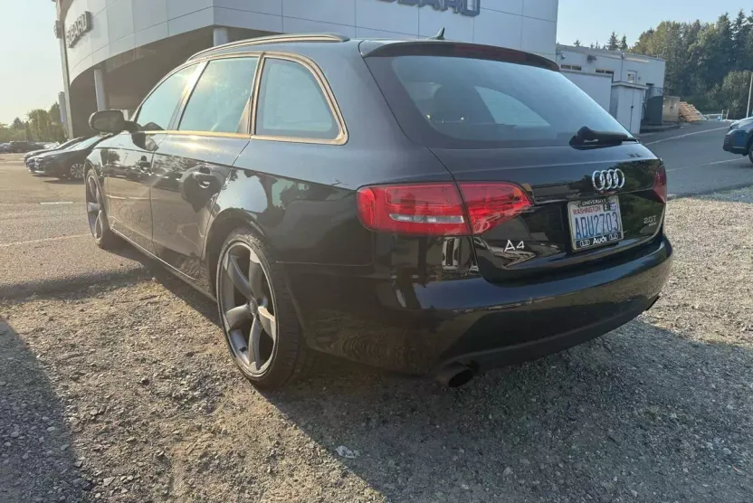 2011 Audi A4 2.0T Premium photo 1