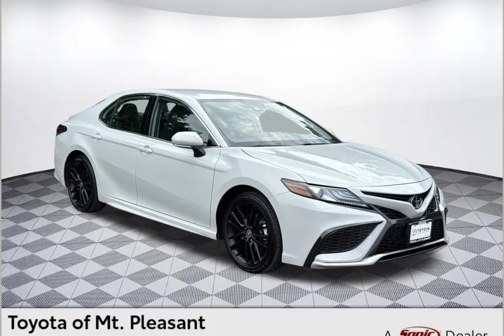 2023 Toyota Camry XSE photo 1