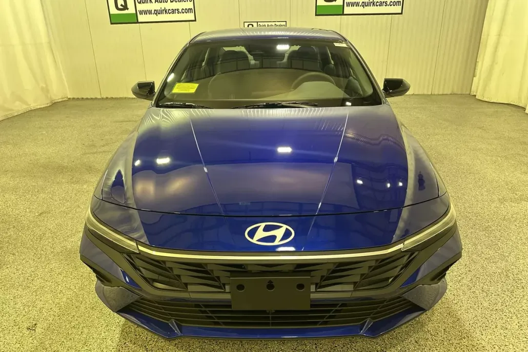 2025 Hyundai Elantra SEL Sport photo 1