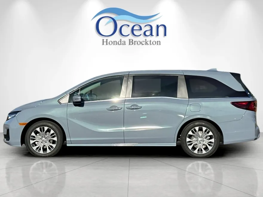 2026 Honda Odyssey Touring photo 1