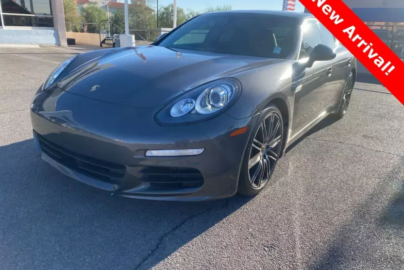 2016 Porsche Panamera S photo 1