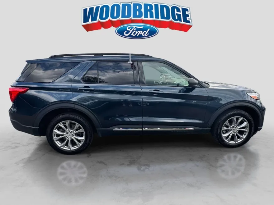 2022 Ford Explorer XLT Sport photo 1