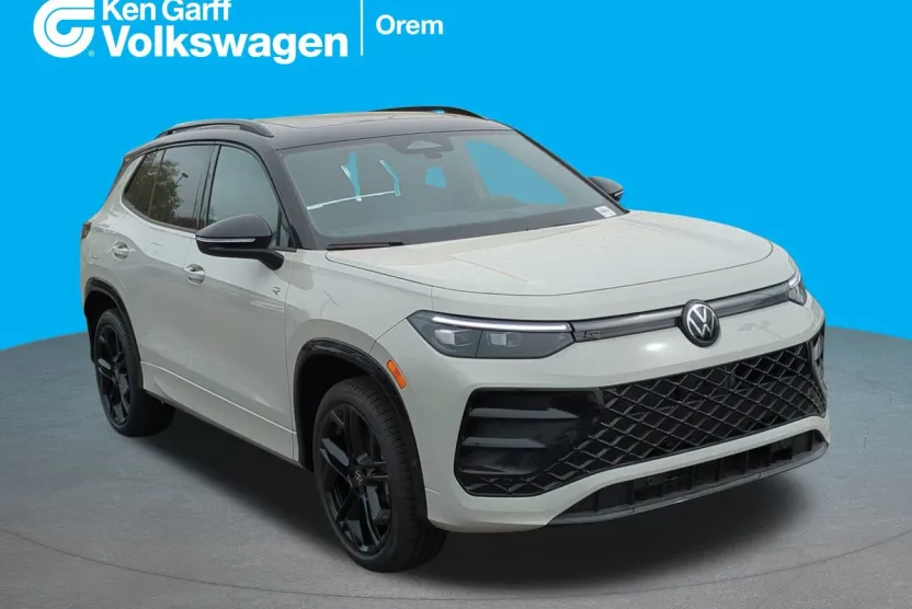 2025 Volkswagen Tiguan SE R-Line Black photo 1