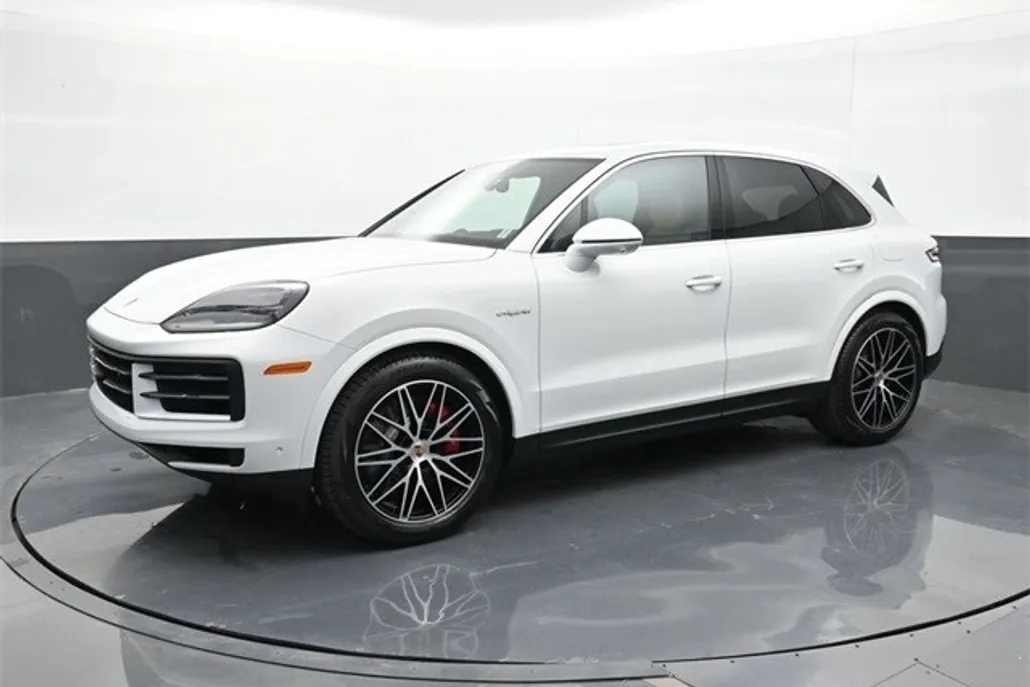 2025 Porsche Cayenne E-Hybrid S photo 1