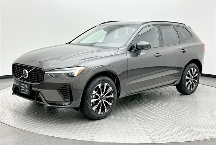 2025 Volvo XC60 B5 Plus photo 1