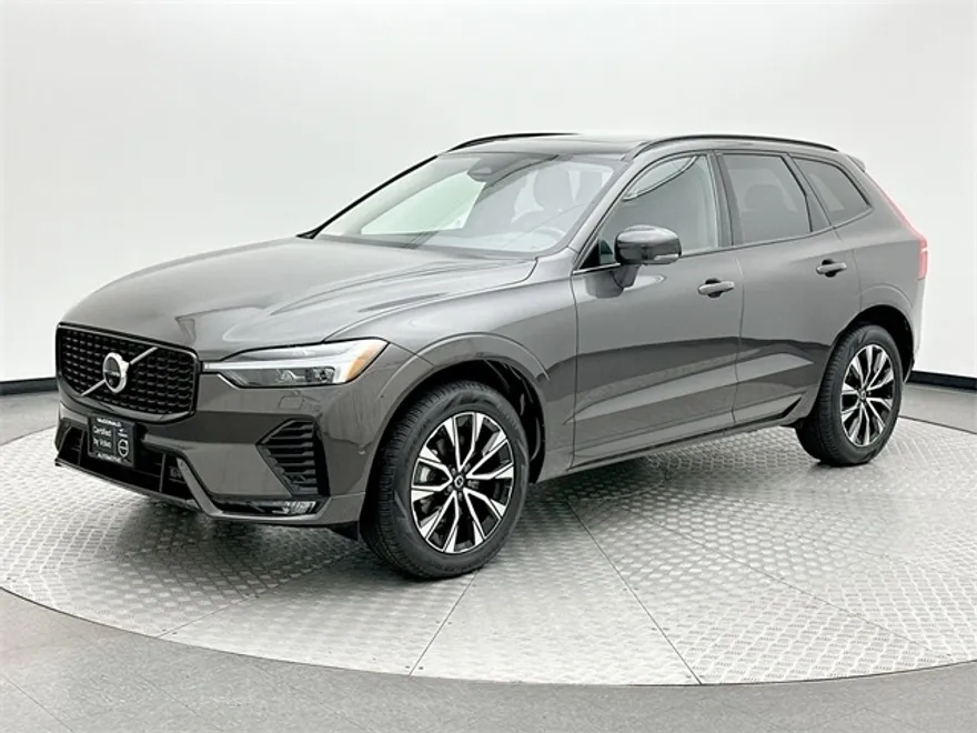 2025 Volvo XC60 B5 Plus photo 1