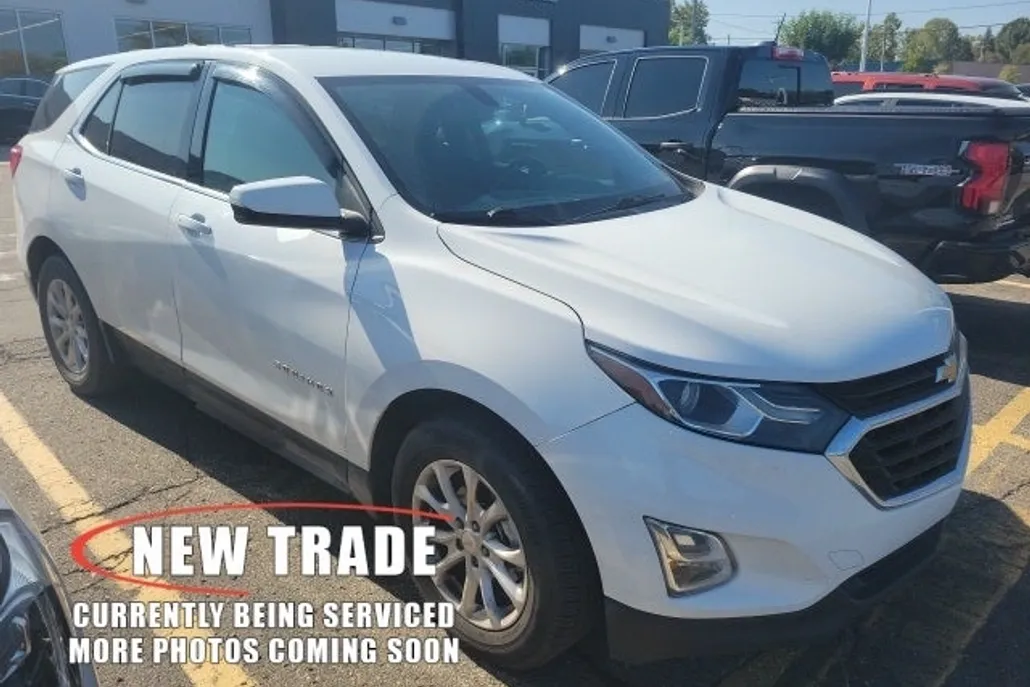 2018 Chevrolet Equinox LT photo 1