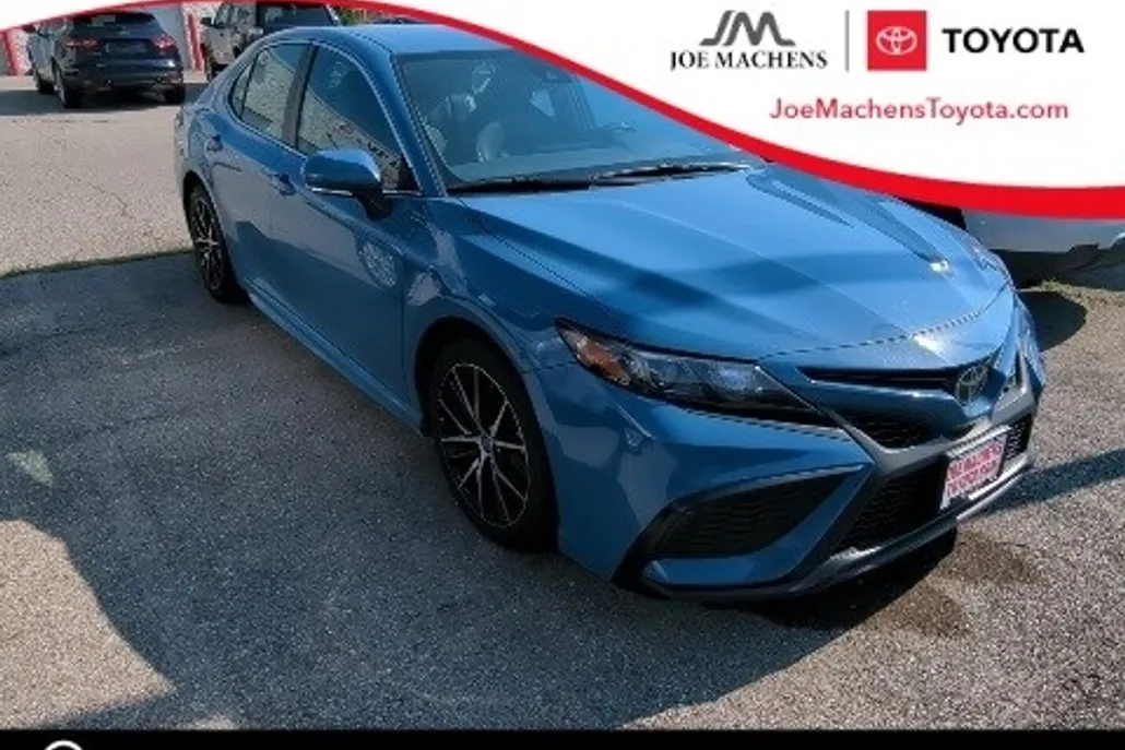 2023 Toyota Camry SE photo 1