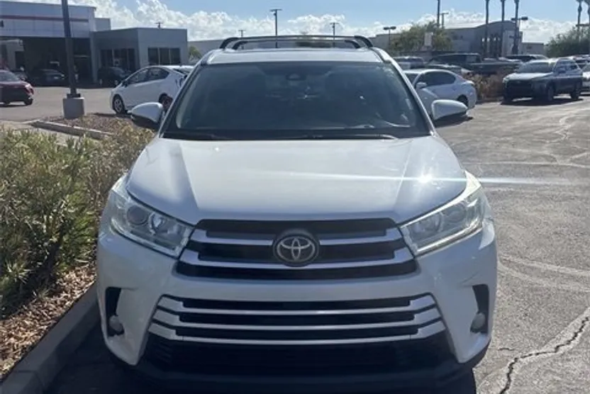 2017 Toyota Highlander XLE photo 1