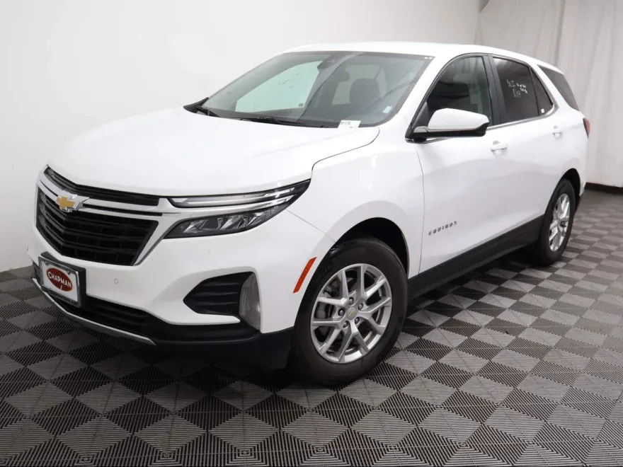 2024 Chevrolet Equinox LT photo 1