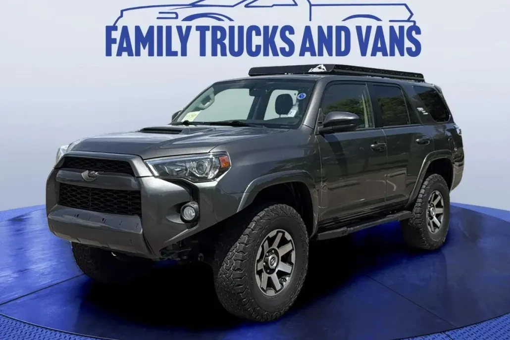 2019 Toyota 4Runner TRD Off-Road photo 1