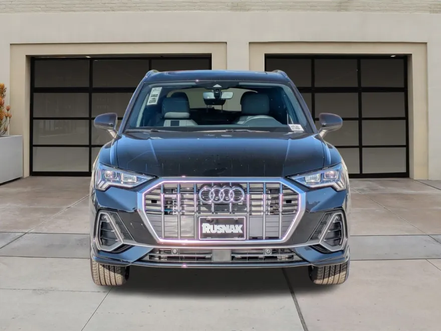 2025 Audi Q3 S line Premium photo 1