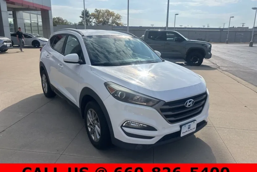 2016 Hyundai Tucson SE photo 1