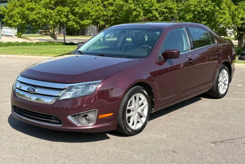2012 Ford Fusion SEL photo 1