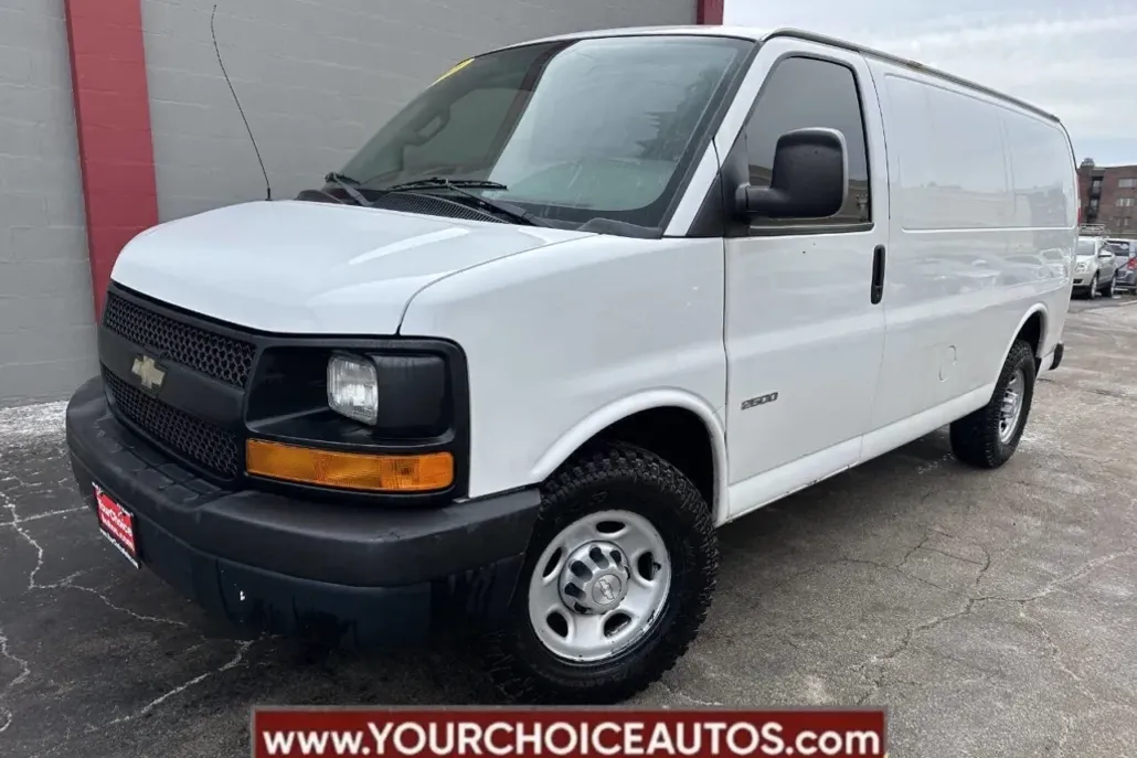 2016 Chevrolet Express 2500 Cargo Van photo 1
