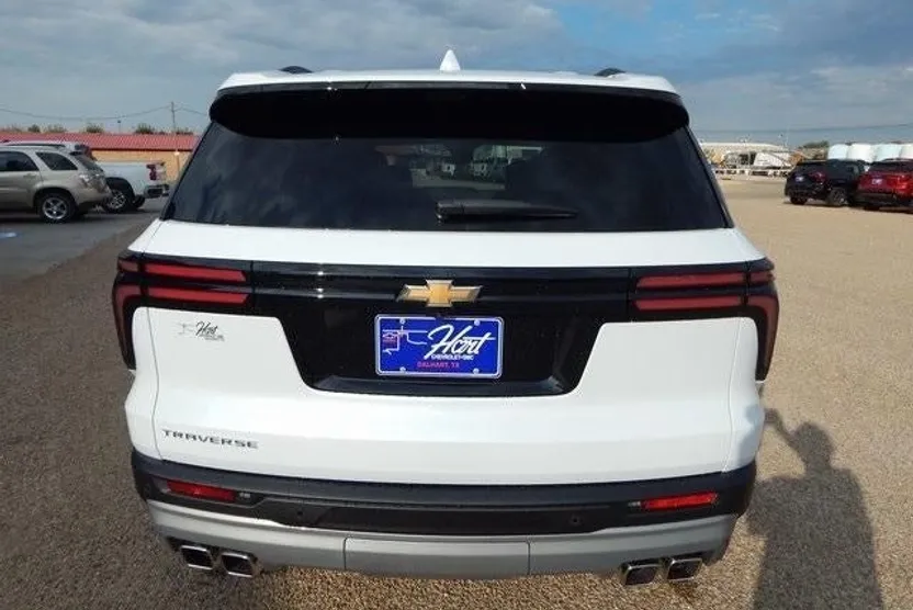 2026 Chevrolet Traverse photo 1