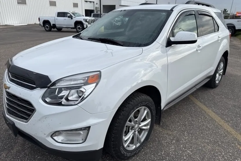 2016 Chevrolet Equinox LT photo 1