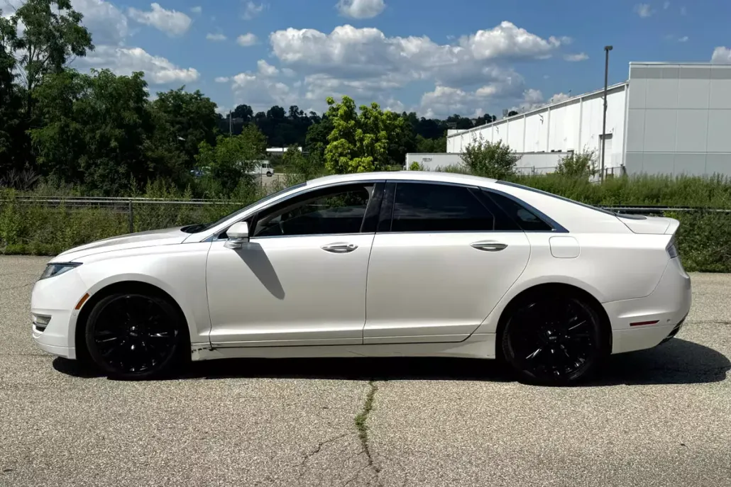 2013 Lincoln MKZ photo 1
