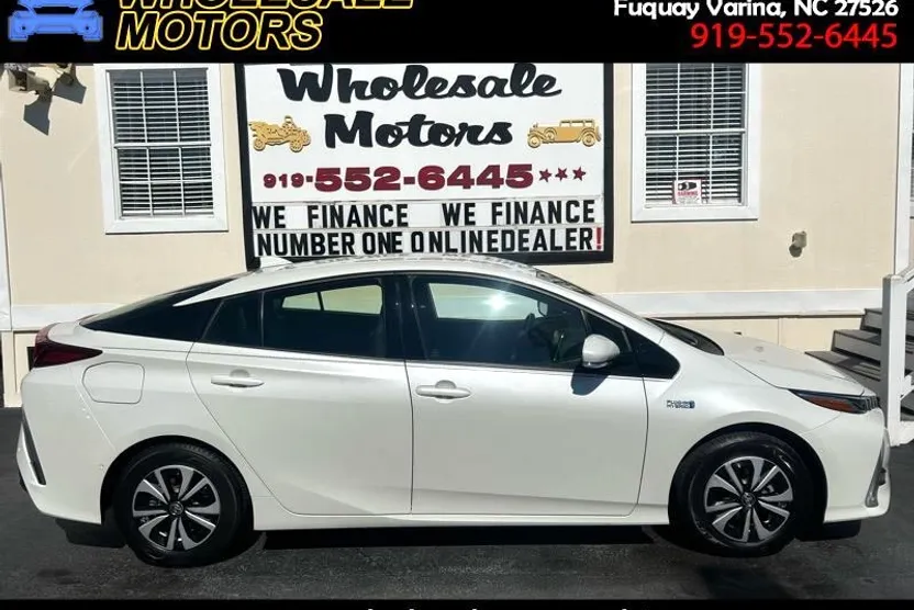 2018 Toyota Prius Prime Premium photo 1