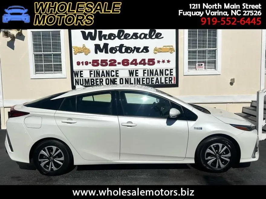 2018 Toyota Prius Prime Premium photo 1