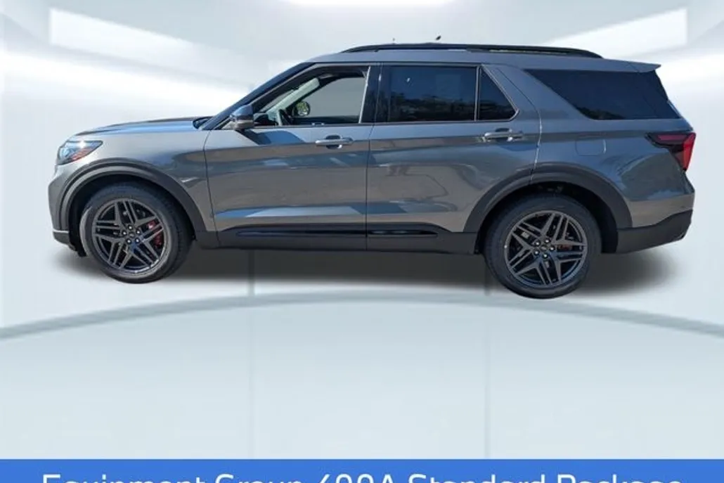 2025 Ford Explorer ST photo 1