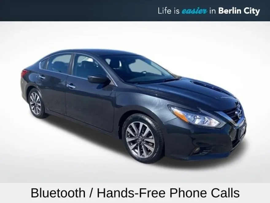 2017 Nissan Altima 2.5 SV photo 1