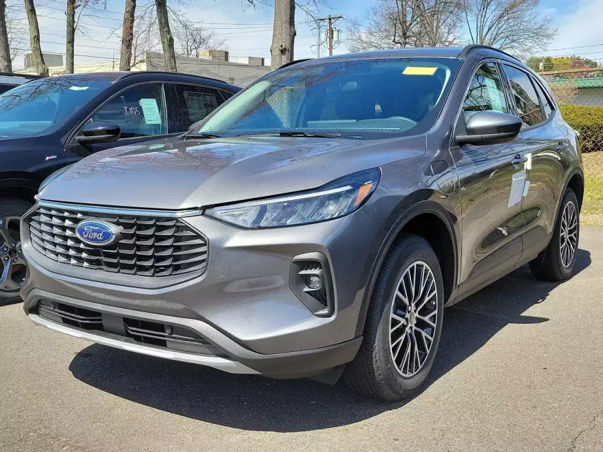 2024 Ford Escape Base photo 3