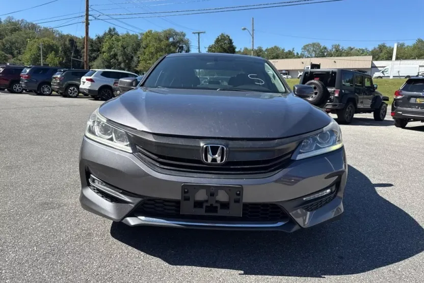 2017 Honda Accord EX-L V6 photo 1