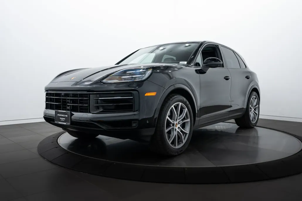 2025 Porsche Cayenne photo 1
